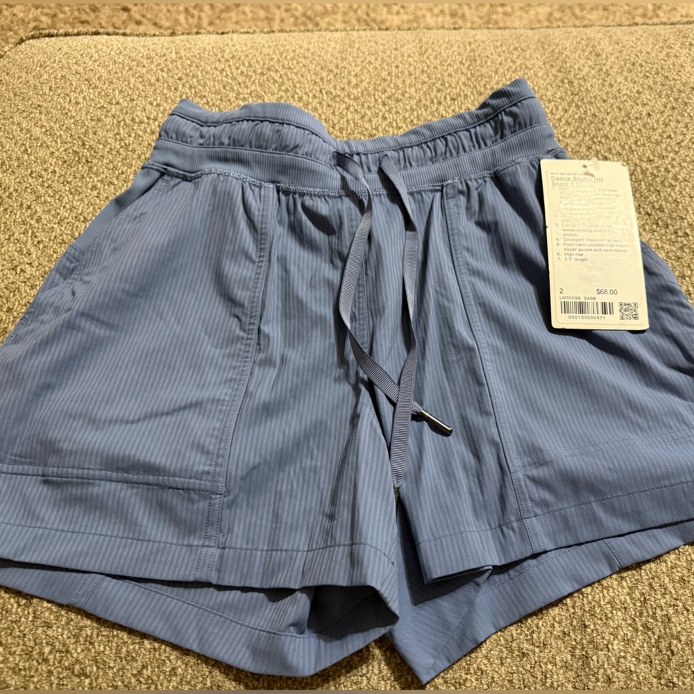 NWT-Lululemon Dance Studio HR Shorts 3.5” *Lined